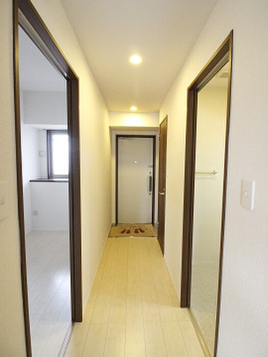物件内観写真19　(廊下)