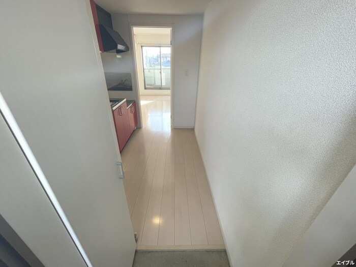 物件内観写真12　(玄関)