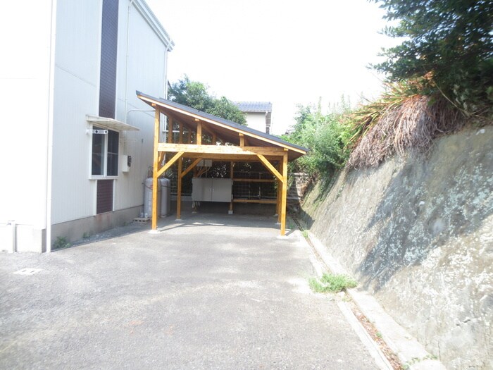 物件外観写真2　(駐輪場)