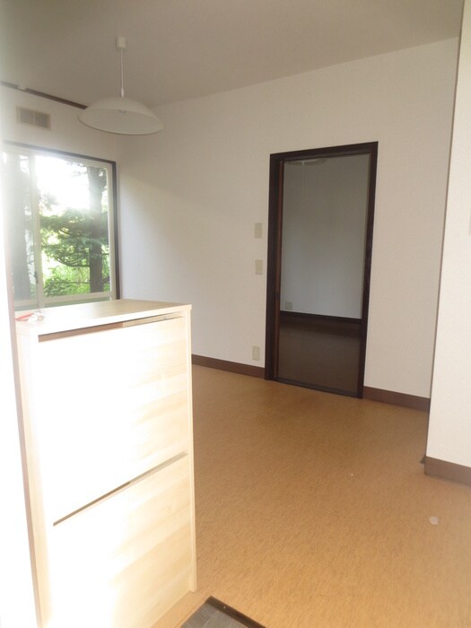 物件内観写真4　(玄関)