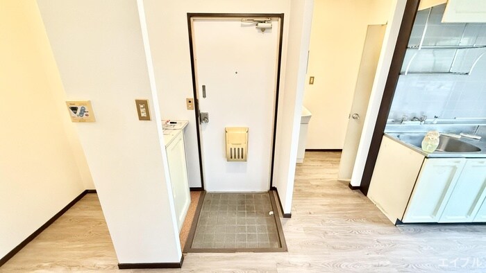 物件内観写真10　(玄関)