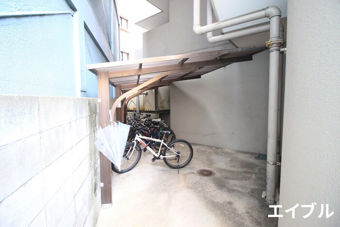 物件外観写真5　(駐輪場)