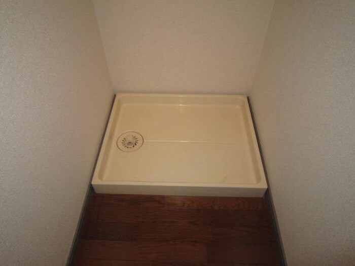 物件内観写真15　(洗濯機置場)