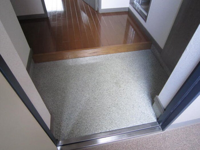 物件内観写真18　(玄関)