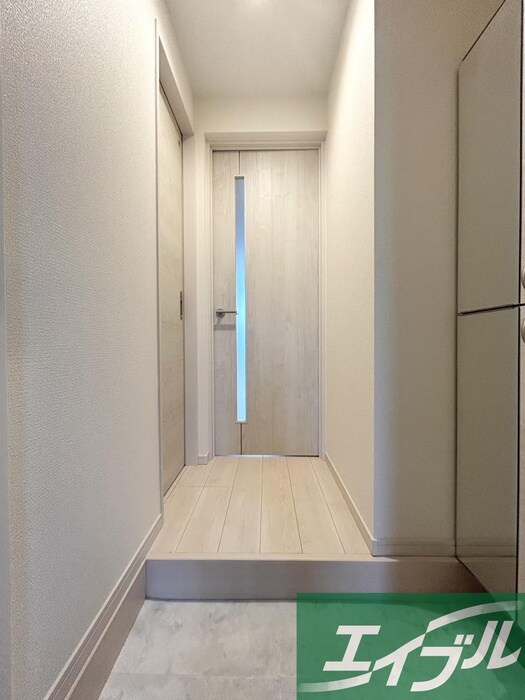 物件内観写真16　(玄関)
