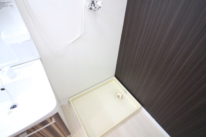 物件内観写真10　(洗濯機置場)