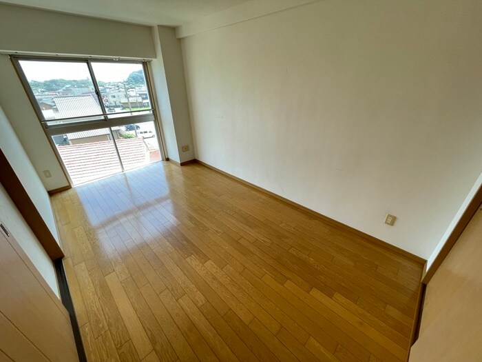 物件内観写真4　(居室)