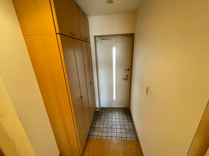 物件内観写真9　(玄関)
