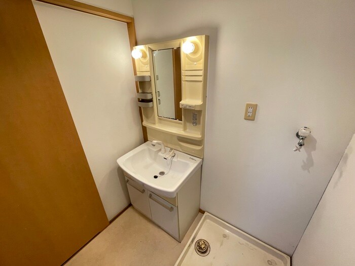 物件内観写真11　(洗面)
