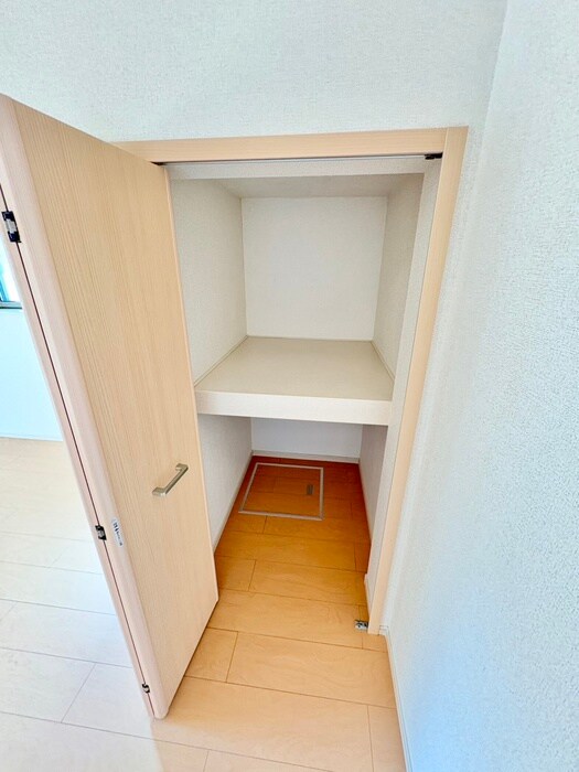 物件内観写真13　(収納)