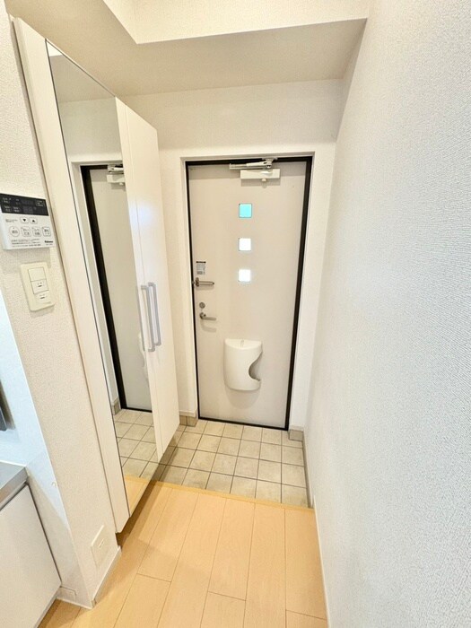 物件内観写真14　(玄関)