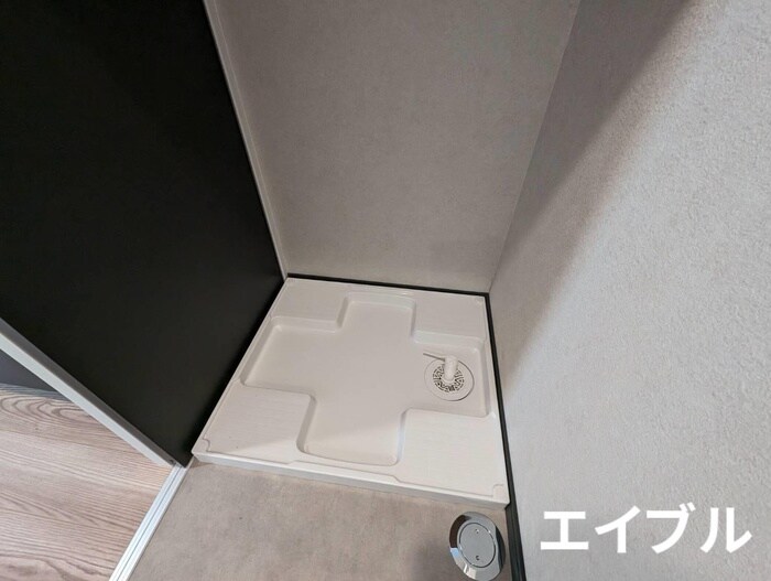 物件内観写真12　(洗濯機置場)