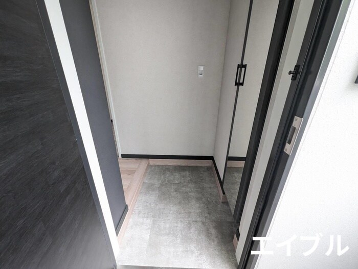 物件内観写真16　(玄関)