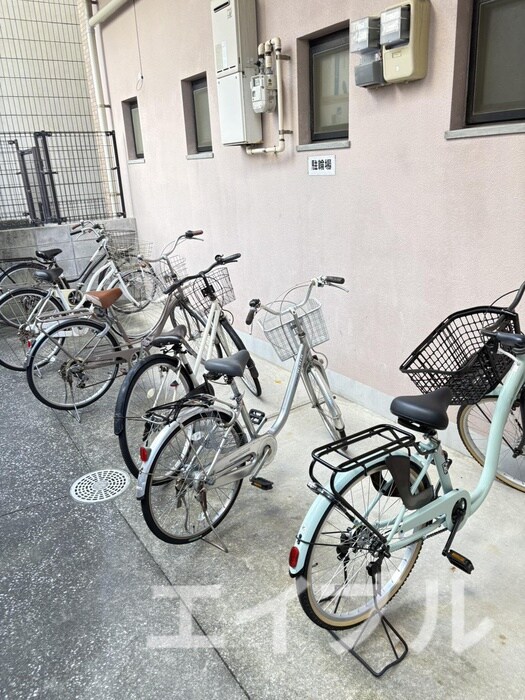 物件外観写真2　(駐輪場)
