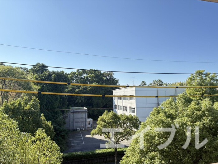 物件内観写真16　(室内からの展望)