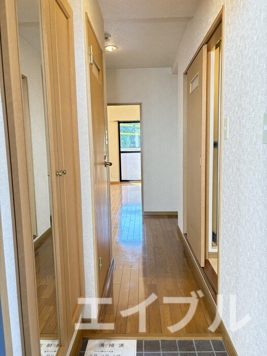 物件内観写真18　(廊下)