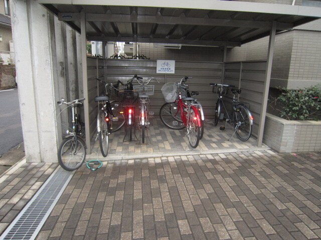 物件外観写真3　(駐輪場)