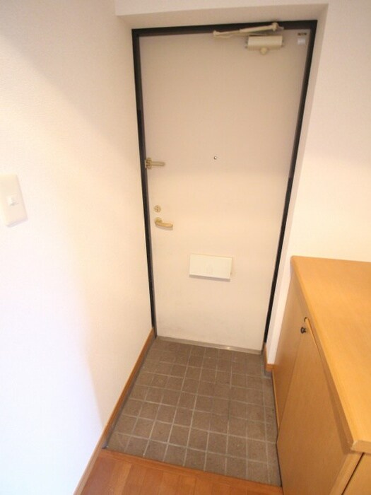物件内観写真7　(玄関)