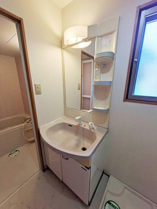 物件内観写真11　(洗面)