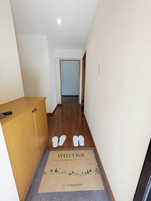 物件内観写真13　(玄関)