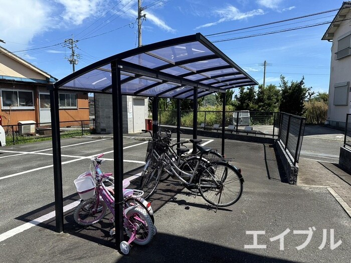物件外観写真3　(駐輪場)