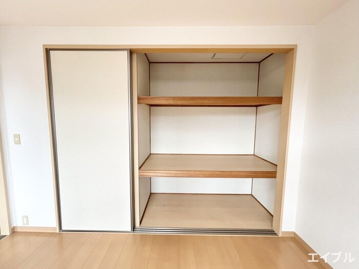 物件内観写真18　(収納)