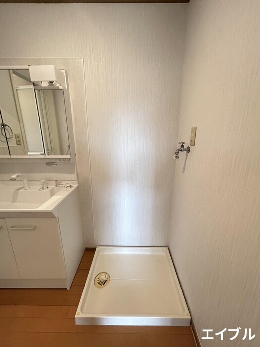 物件内観写真11　(洗濯機置場)