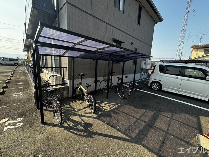 物件外観写真3　(駐輪場)