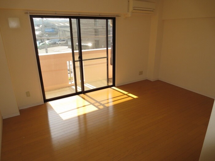 物件内観写真5　(居室)