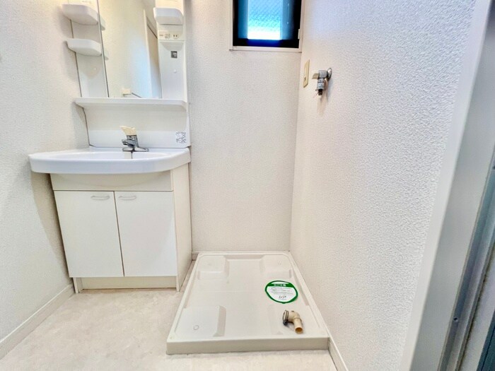 物件内観写真15　(洗濯機置場)