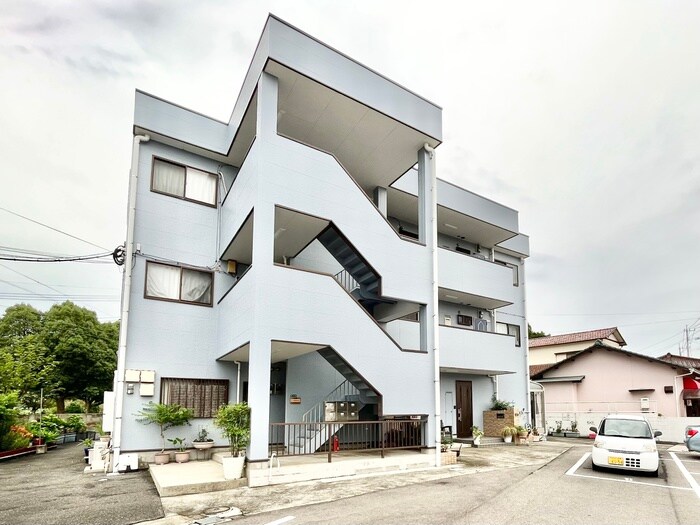 物件外観写真3　(駐車場)