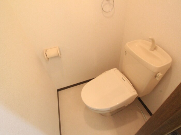 物件内観写真8　(トイレ)