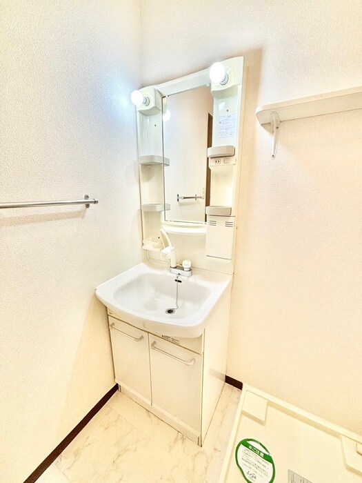 物件内観写真8　(洗面)