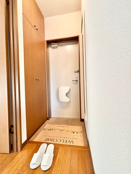 物件内観写真10　(玄関)