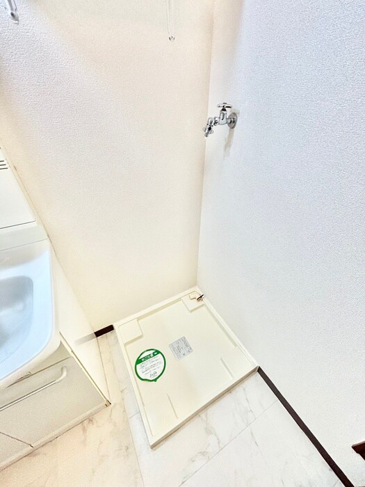 物件内観写真14　(洗濯機置場)