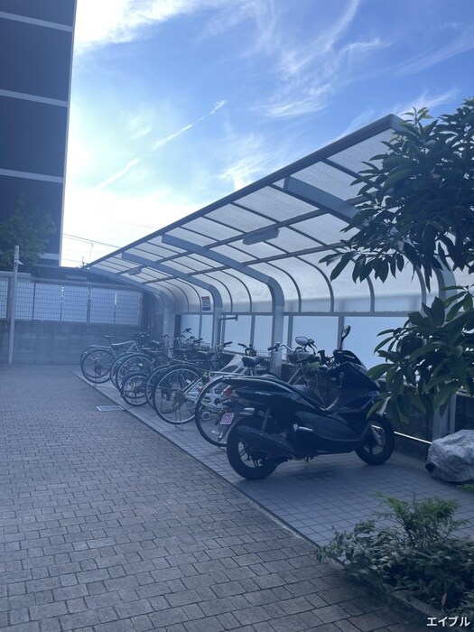 物件外観写真3　(駐輪場)