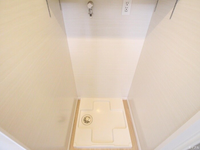 物件内観写真18　(洗濯機置場)