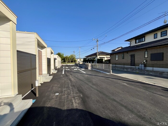 物件外観写真2　(駐車場)