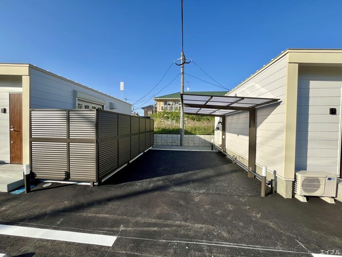 物件外観写真3　(駐輪場)