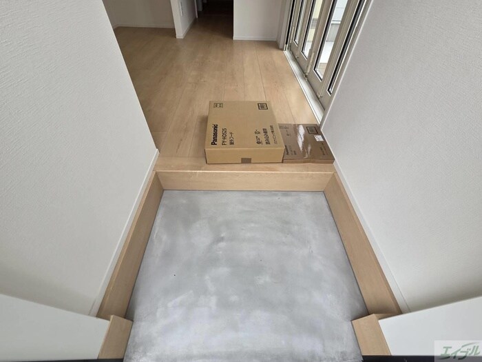 物件内観写真18　(玄関)