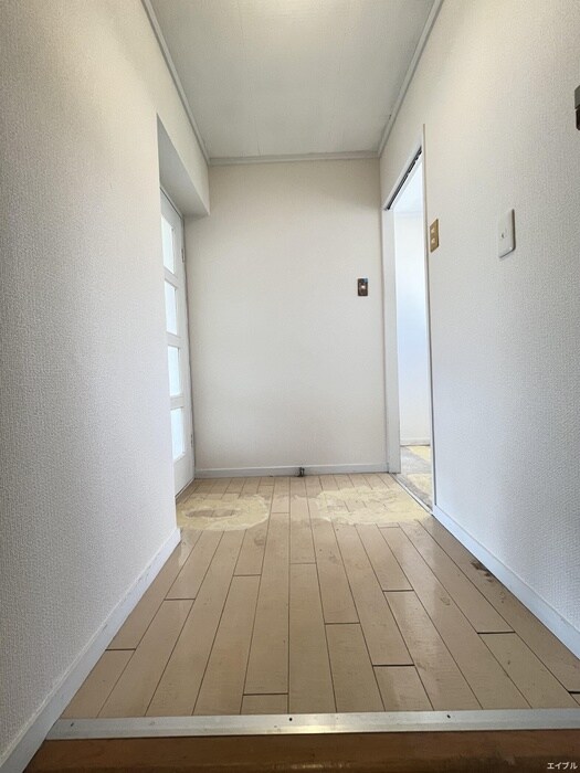 物件内観写真18　(廊下)