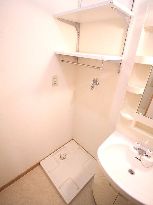 物件内観写真10　(洗濯機置場)