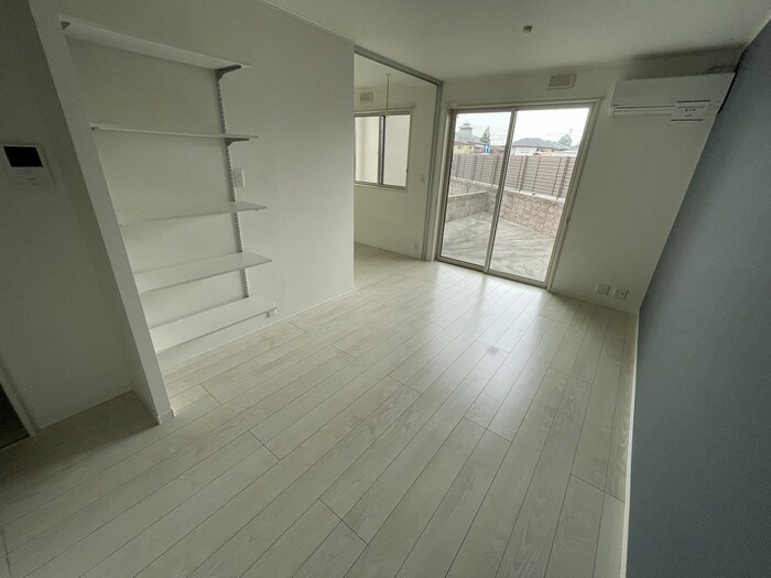 物件内観写真5　(居室)