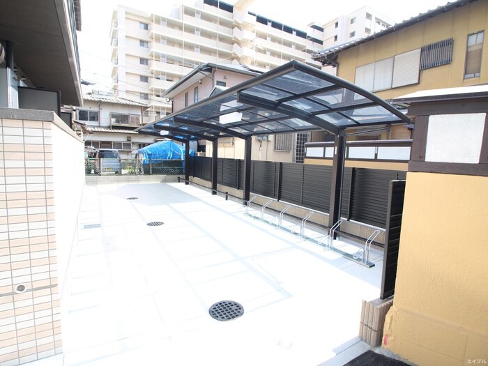 物件外観写真4　(駐輪場)