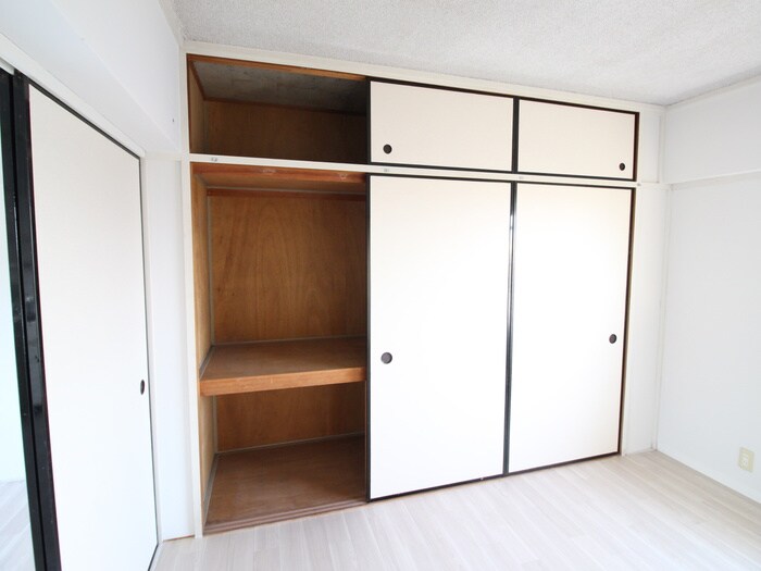 物件内観写真12　(収納)
