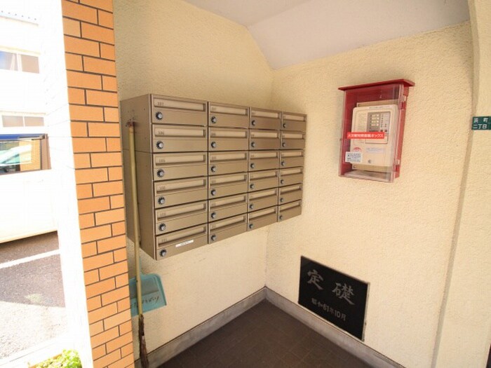 物件外観写真4　(エントランス部分)