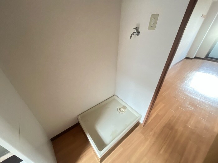 物件内観写真17　(洗濯機置場)