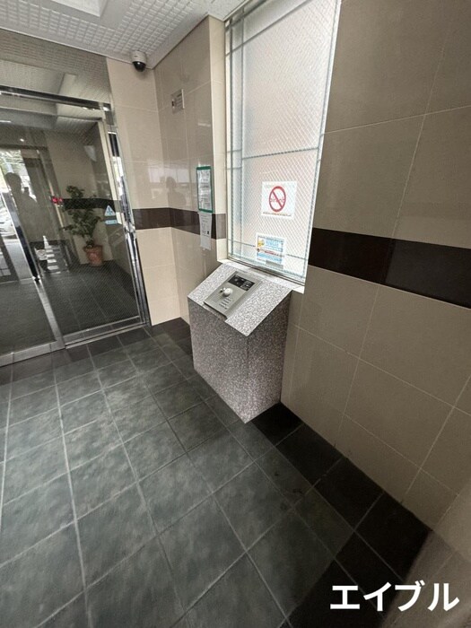 物件外観写真4　(エントランス部分)