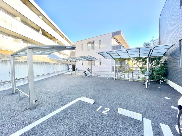 物件外観写真3　(駐輪場)