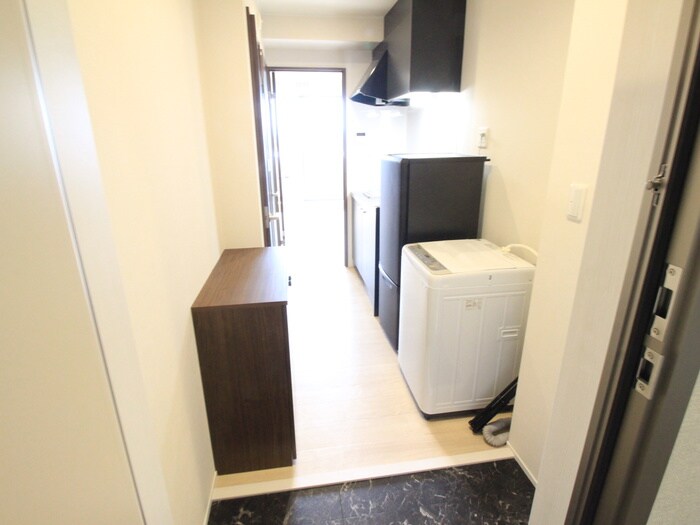 物件内観写真12　(玄関)